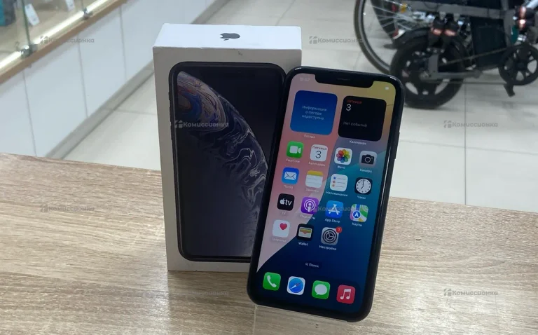 Apple iPhone XR 3/64 ГБ