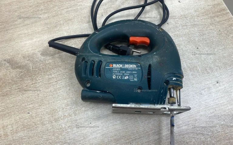 Электродобзик Black&Decker CD301