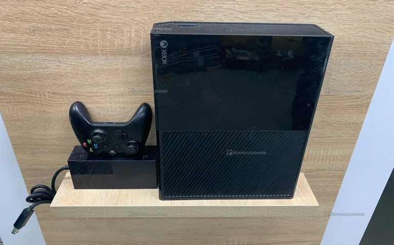 Приставка Xbox One 500Gb