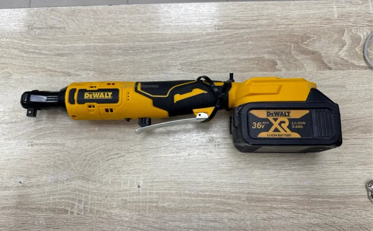 Болтовкрт Dewalt (реплика)