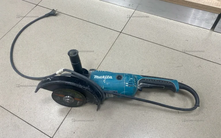 УШМ Makita GA9020S.