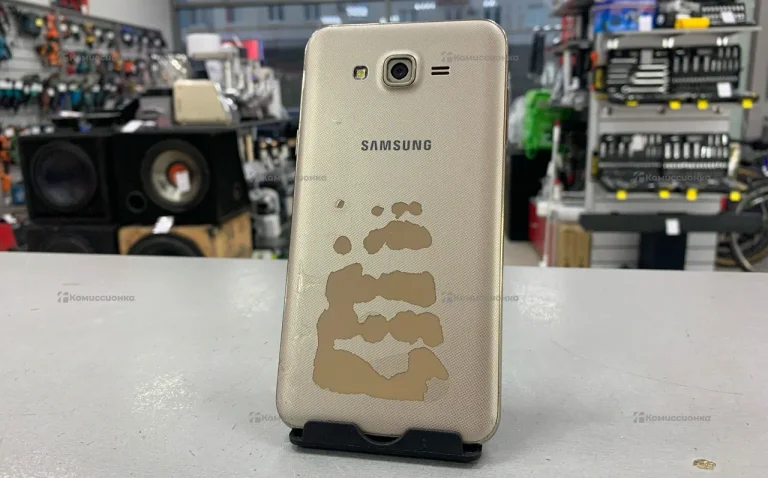 Samsung Galaxy J7 Neo 2/16 ГБ