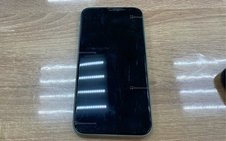 Apple iPhone 11 4/128 ГБ