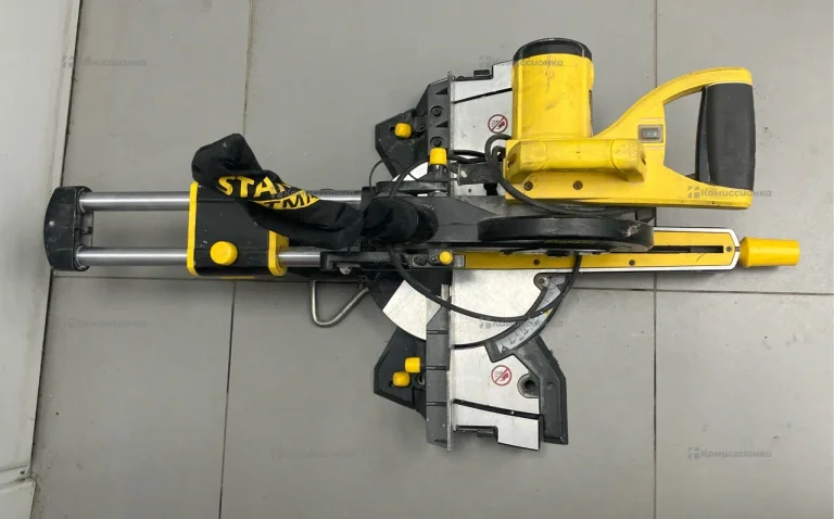 Торцовочная пила Stanley Fatmax FME721