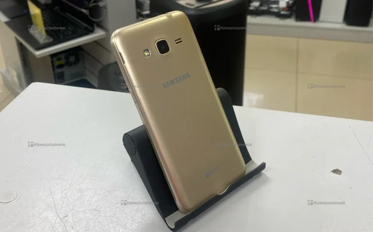Samsung Galaxy J3 (2016) 2/16 ГБ
