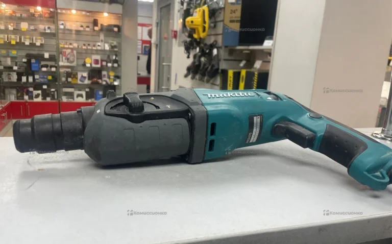 Перфоратор Makita HR2470