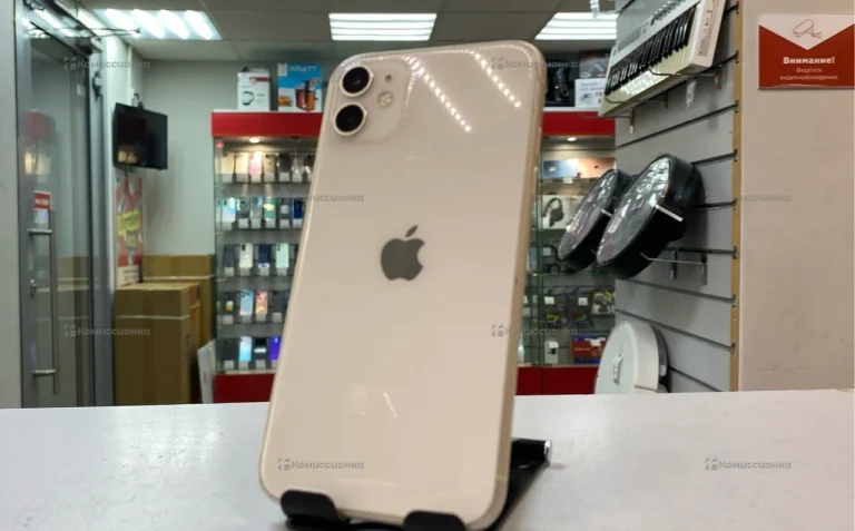 Apple iPhone 11 4/64 ГБ