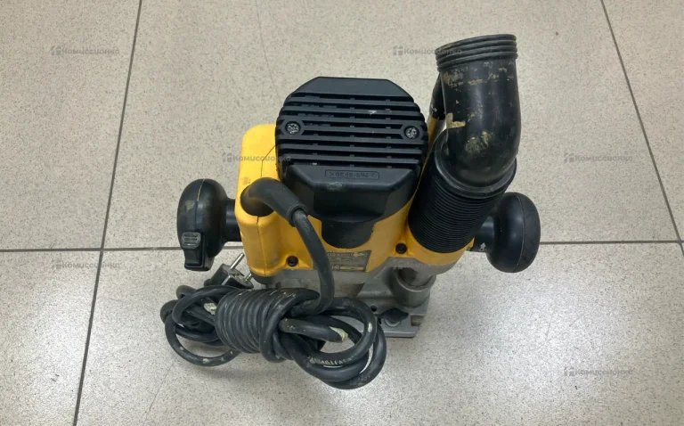 Фрезер dewalt DW 621