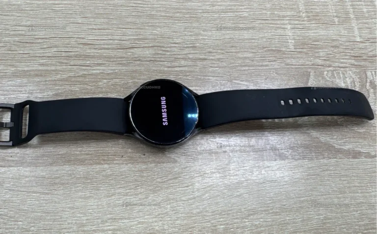 Часы  Samsung Galaxy Watch 4 44mm
