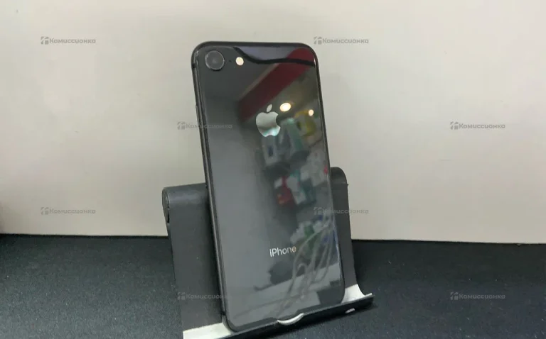 Apple iPhone 8 2/64 ГБ