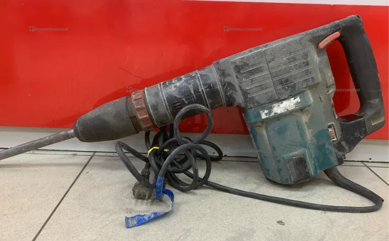 Отбойный молоток makita HM1202C