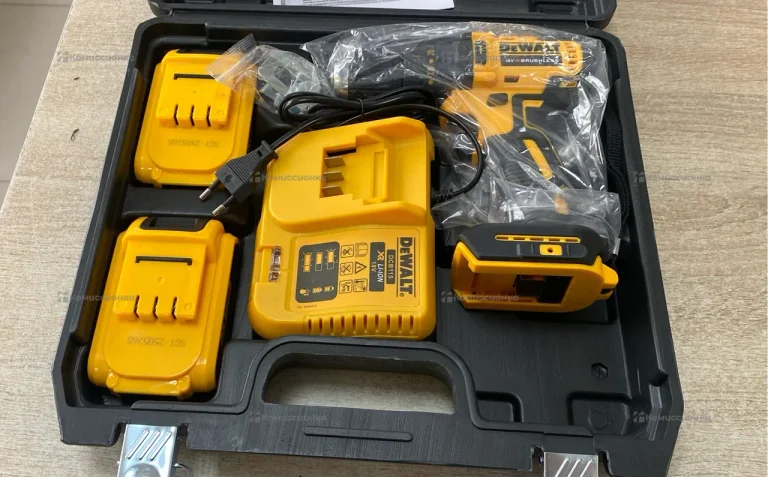 Шуруповерт Dewalt DCD708