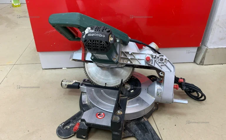 Торцовочная пила metabo KS 216 M Lasercut