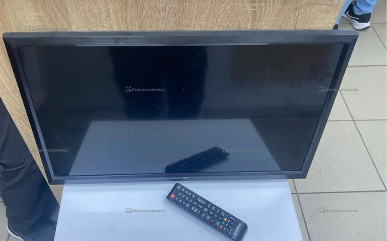 Телевизор Samsung T24E310EX