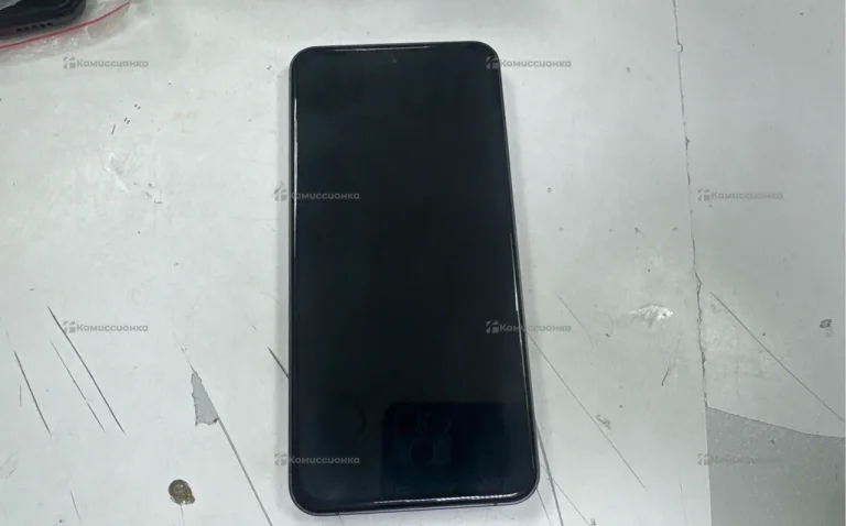 Samsung S24FE 8/256 ГБ