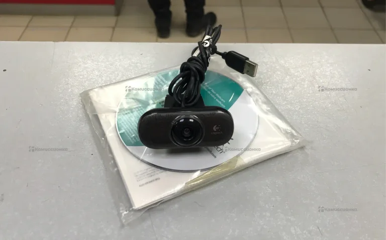 Вебкамера Logitech c210