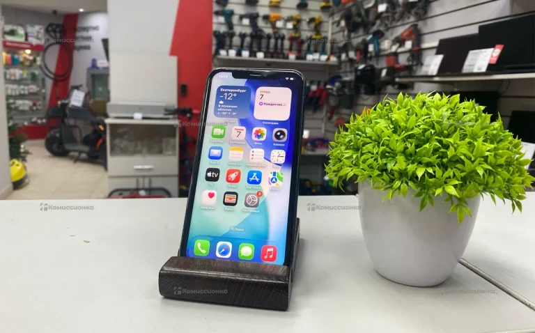 Apple iPhone 11 4/64 ГБ