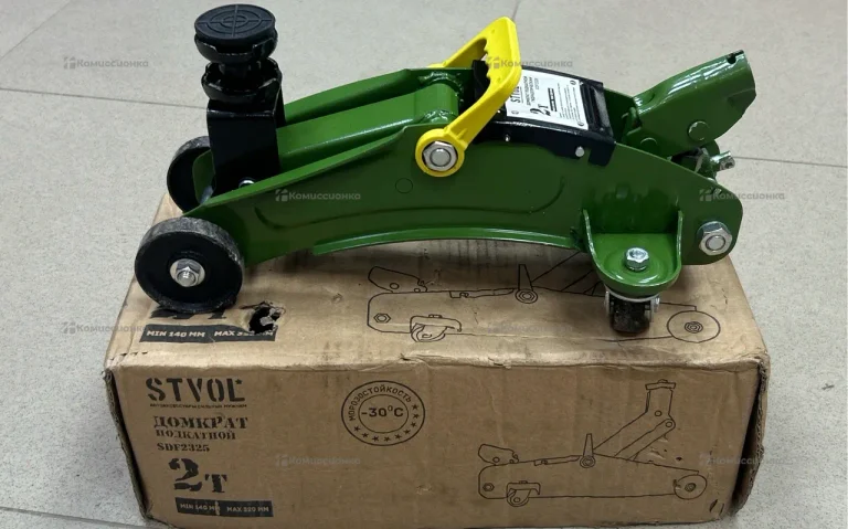 Домкрат подкатной Stvol 2T