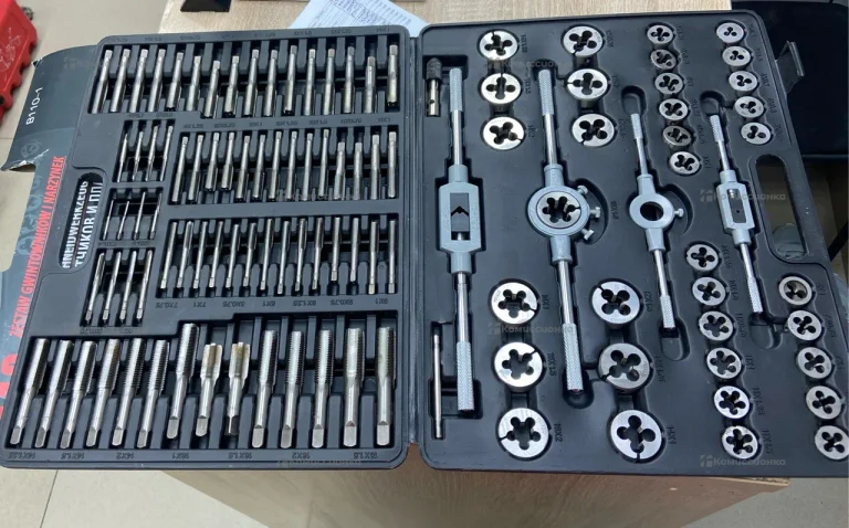 Набор метчиков и плашек ROCKFORCE RF-B110-1
