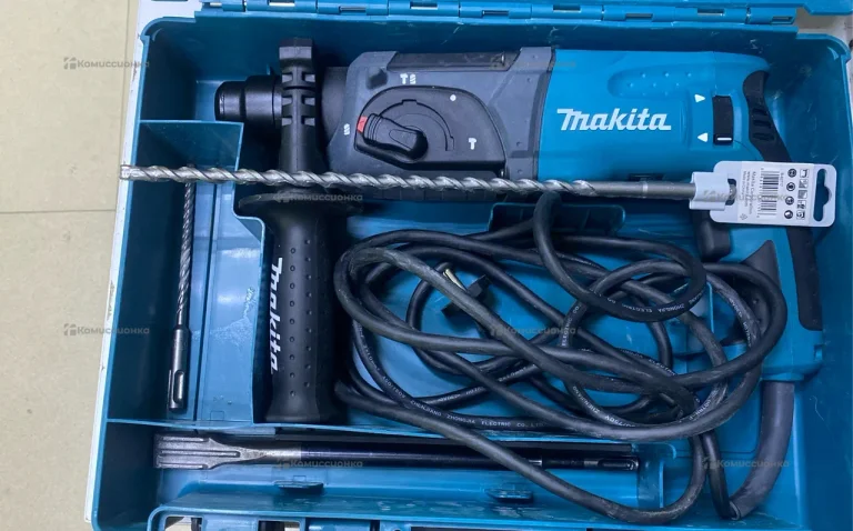 Перфоратор Makita HR2470