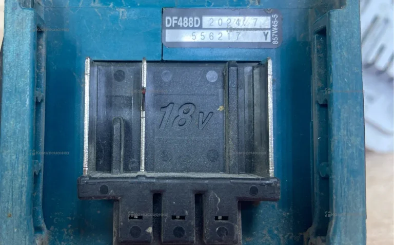 шуруповерт  makita DF488D