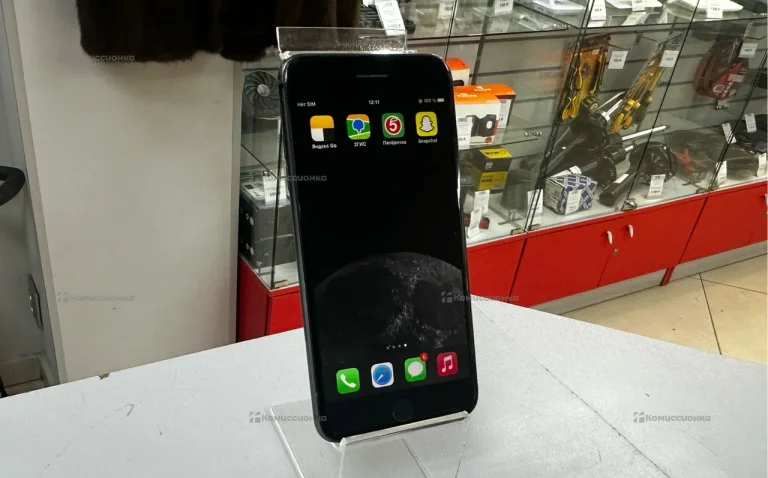 Apple iPhone 8 Plus 3/64 ГБ