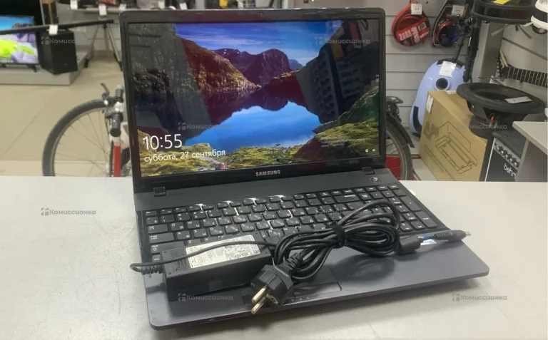 Ноутбук  Samsung NP300e5c