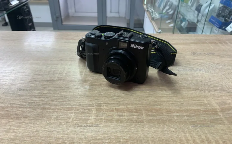 Фотоаппарат Nikon p7000