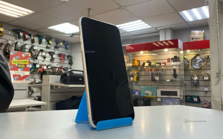 Apple iPhone XR 3/64 ГБ
