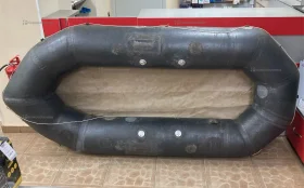 Лодка надувная черная