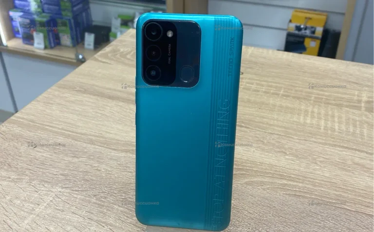Tecno Sparc 8C 64Gb