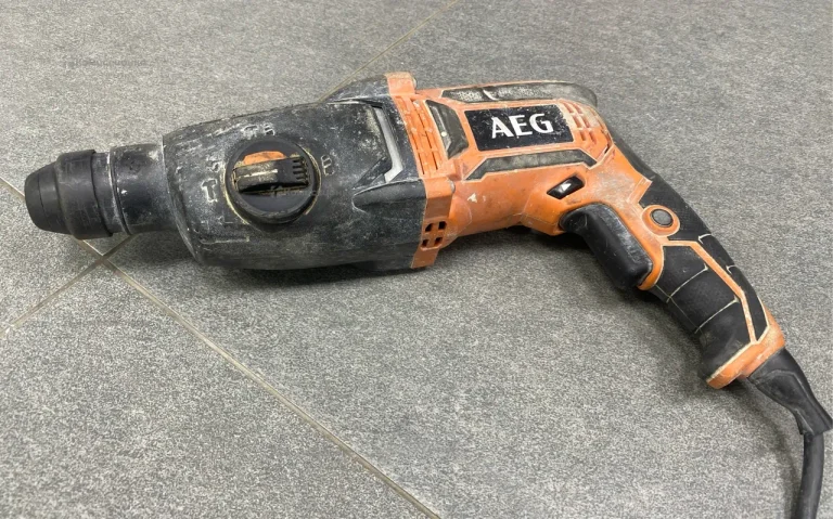 Перфоратор AEG KH 24 IE