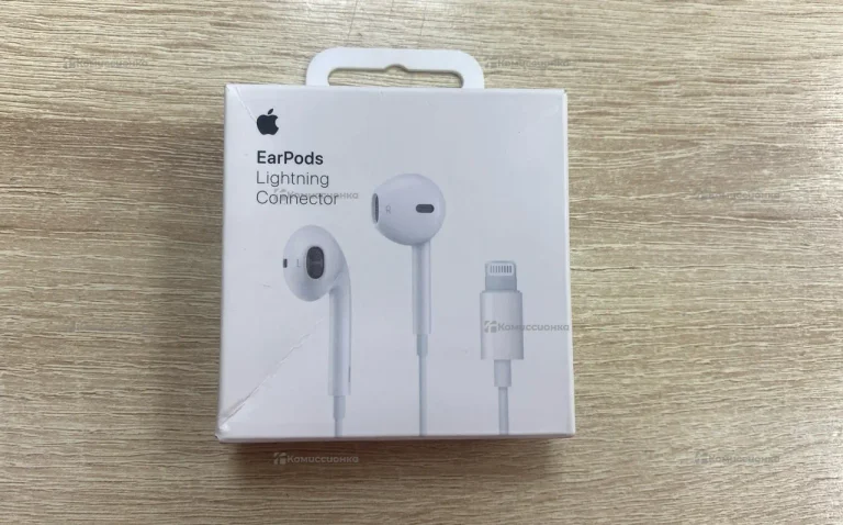 Наушники  Apple EarPods Lightning Connector