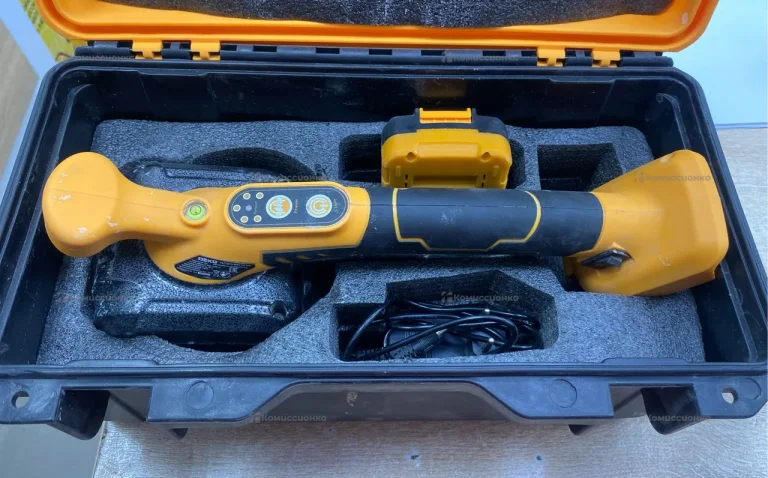 виброприсоска аккумуляторная для укладки плиты Dek