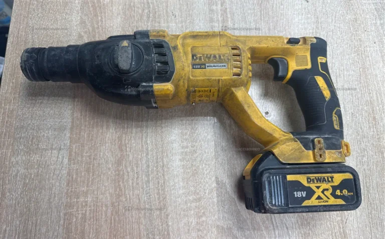 Перфоратор dewalt DCH133