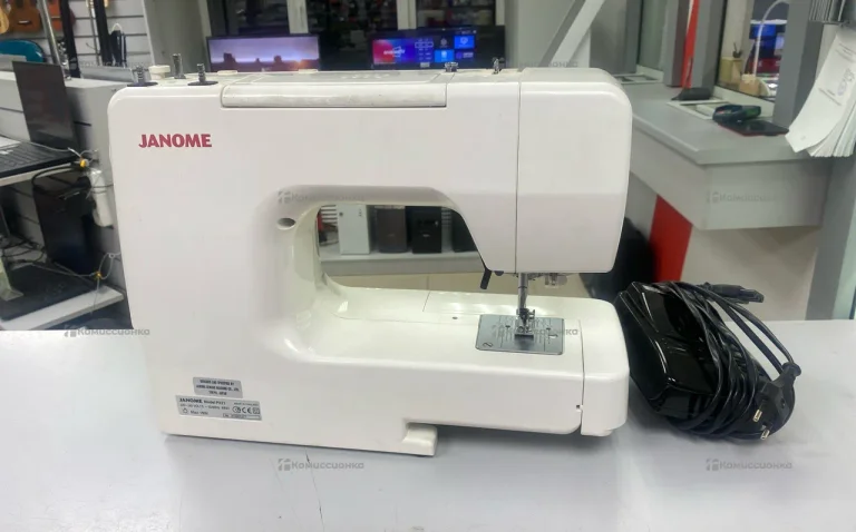 Швейная машина  Janome PX21
