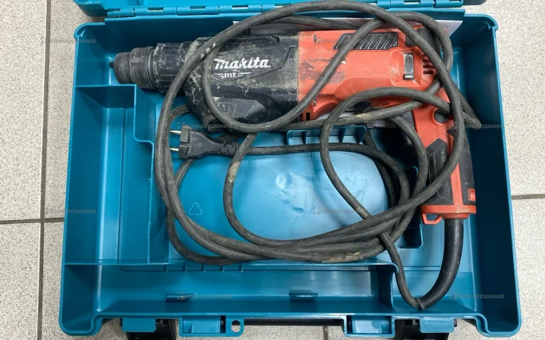 Перфоратор makita M8701