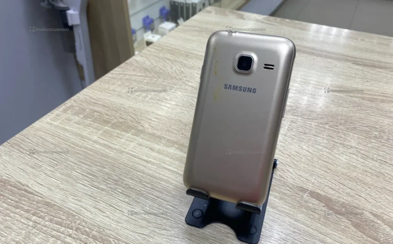 Samsung Galaxy J1 Mini SM-J105H 1/8 ГБ