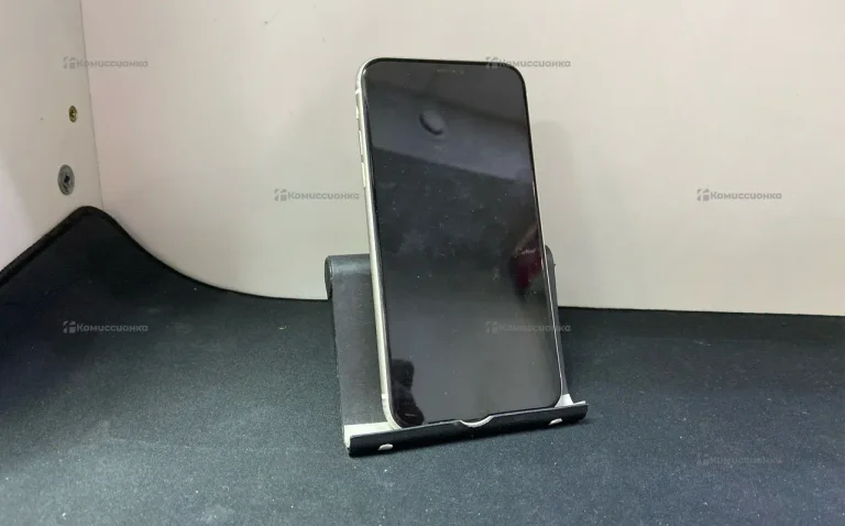 Apple iPhone 11 4/64 ГБ