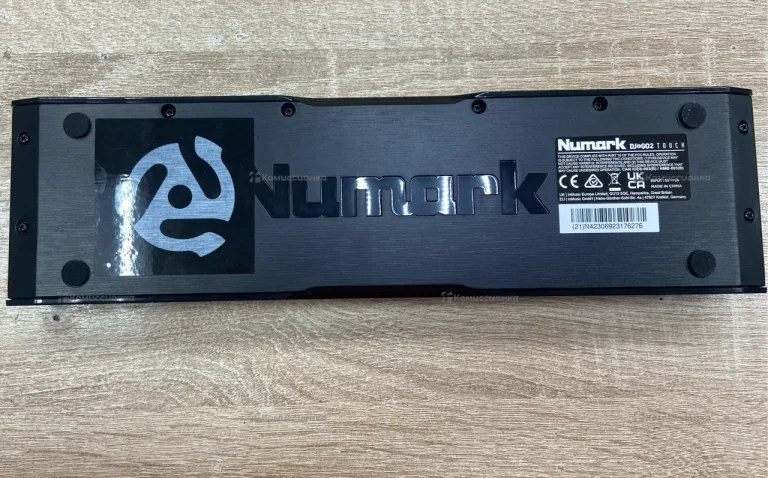 Диджейский пульт Numark DJ2GO2