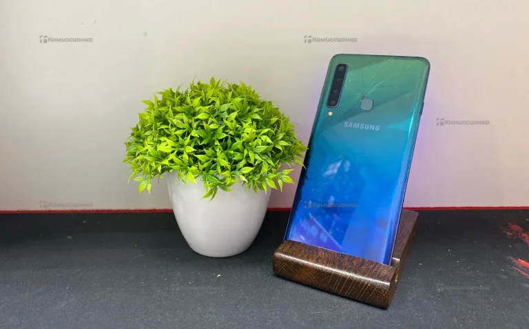 Samsung Galaxy A9 (2018) 6/128 ГБ