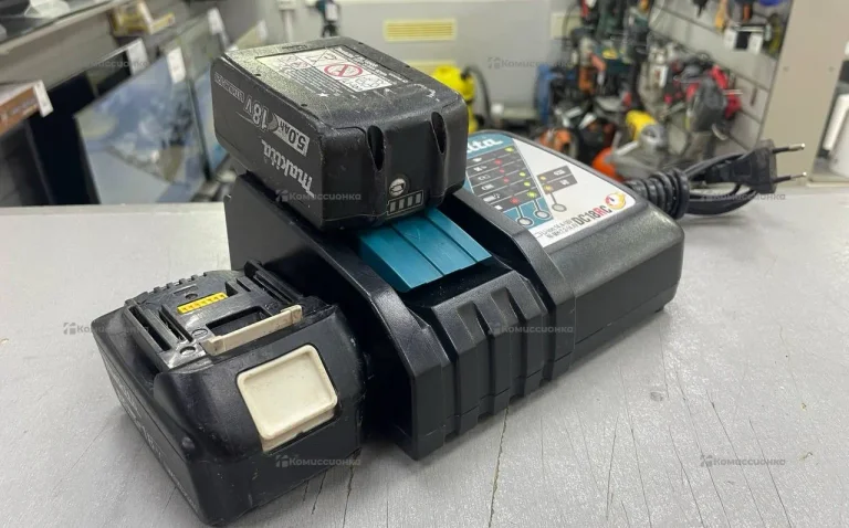Зарядное устройство Makita DC18RC