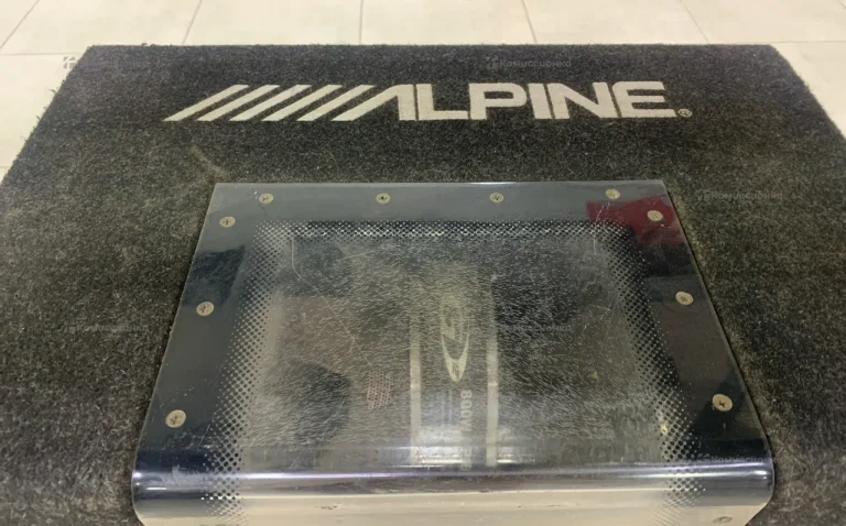 Сабвуфер Alpine 800W