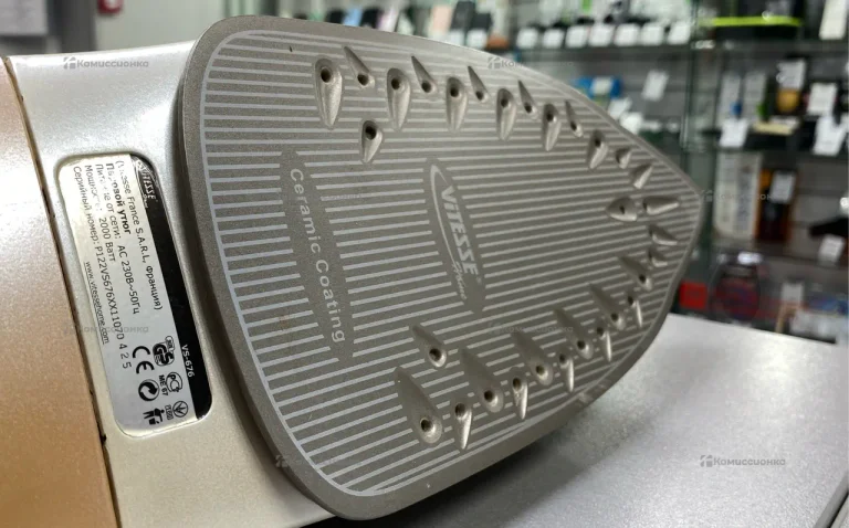 Утюг Vitesse VS-676 2000Вт