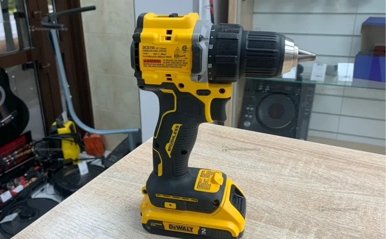 дрель шуруповерт Dewalt DCD794 20v 2ah
