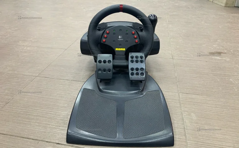 Logitech MOMO Racing Руль