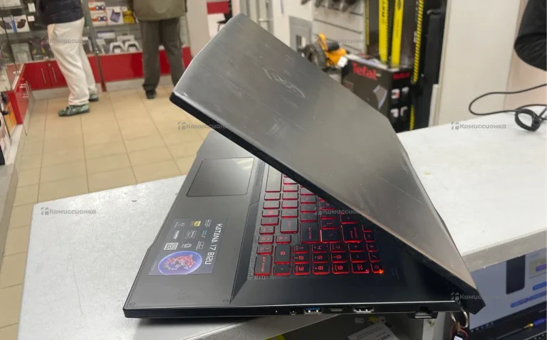Ноутбук MSI Katana 17 B12U