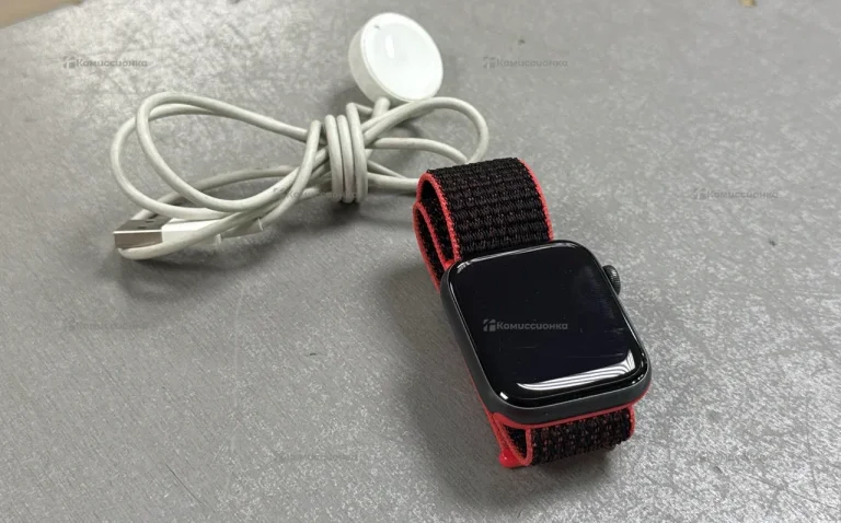 Часы  Apple Watch Series 4 44mm