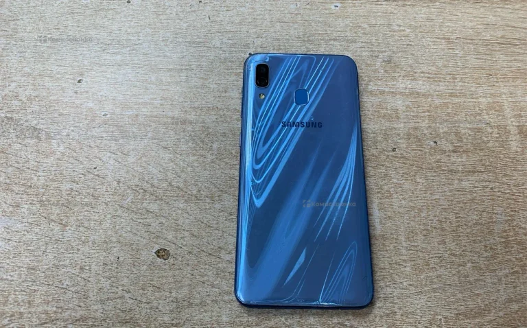 Samsung Galaxy A30 3/32 ГБ