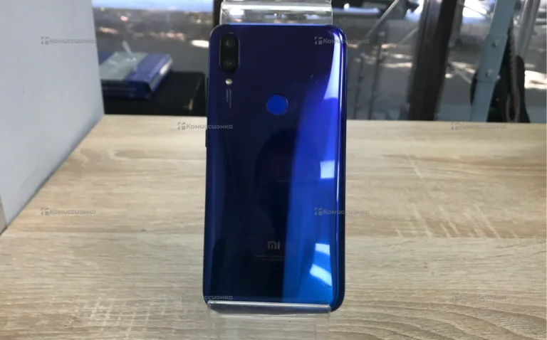 Xiaomi Mi Play 4/64 ГБ